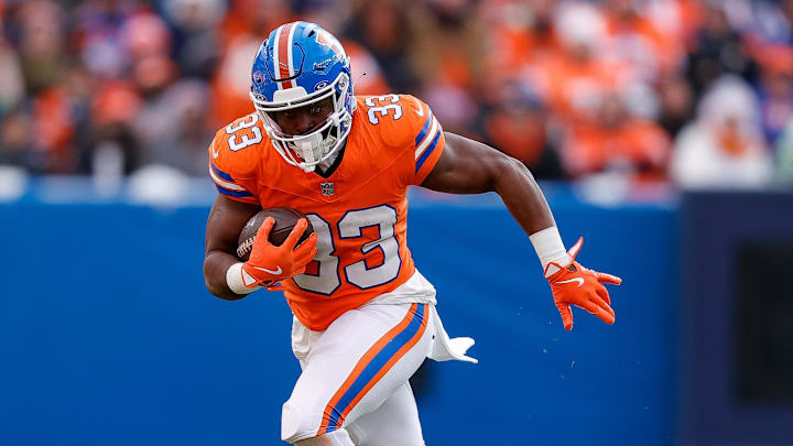 绿联星辰GS2200户外电源